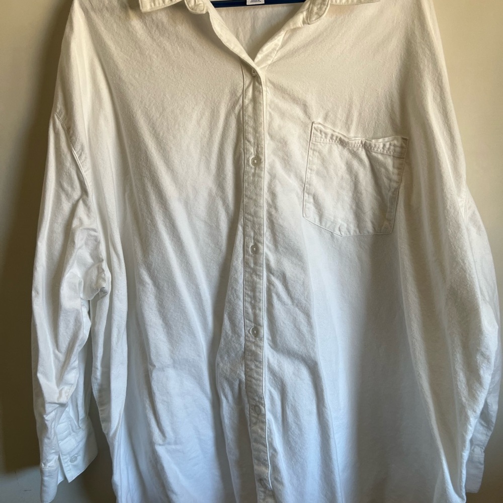 Old Navy Classic White Button Down Shirt